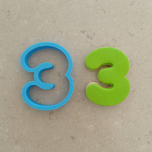 Load image into Gallery viewer, Round Number 3 cutter 8cm