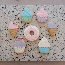 Load image into Gallery viewer, Cupcake embosser &amp; cutter set (5 piece)