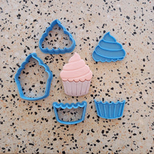 Load image into Gallery viewer, Cupcake embosser &amp; cutter set (5 piece)