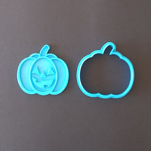 Load image into Gallery viewer, Pumpkin 8cm embosser &amp; cutter set