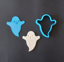 Load image into Gallery viewer, Spooky Ghost 8cm embosser &amp; cutter set